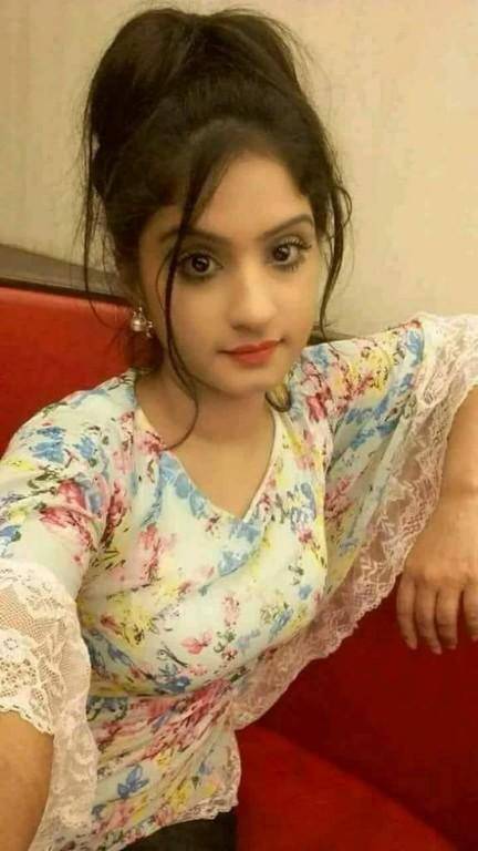 𝕍ip ℂall Girls Service Call Me 9811145925  Crowne Plaza Delhi Mayur Vihar New Delhi